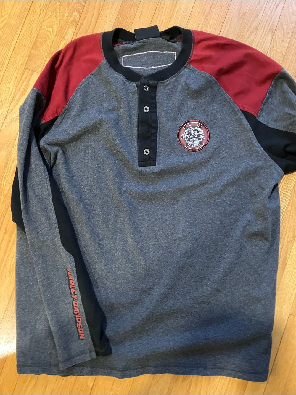 XLHarley‑Davidson Gray, Red & LongSleeve HenleyShirt moto biker genuineraglan